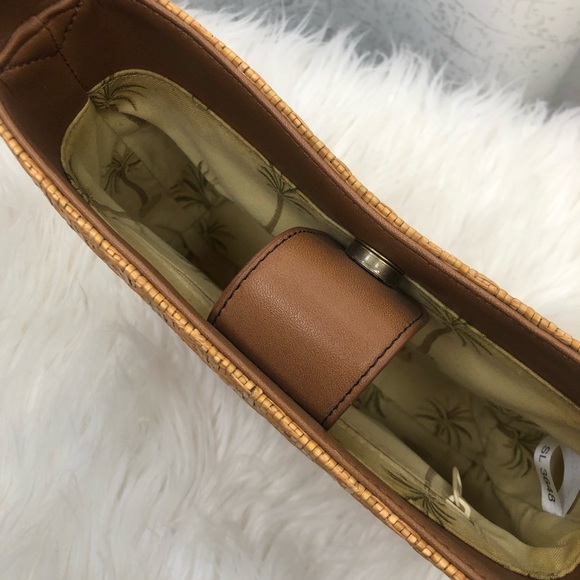 Fossil Basket Weave Handbag - Picture 4 of 7